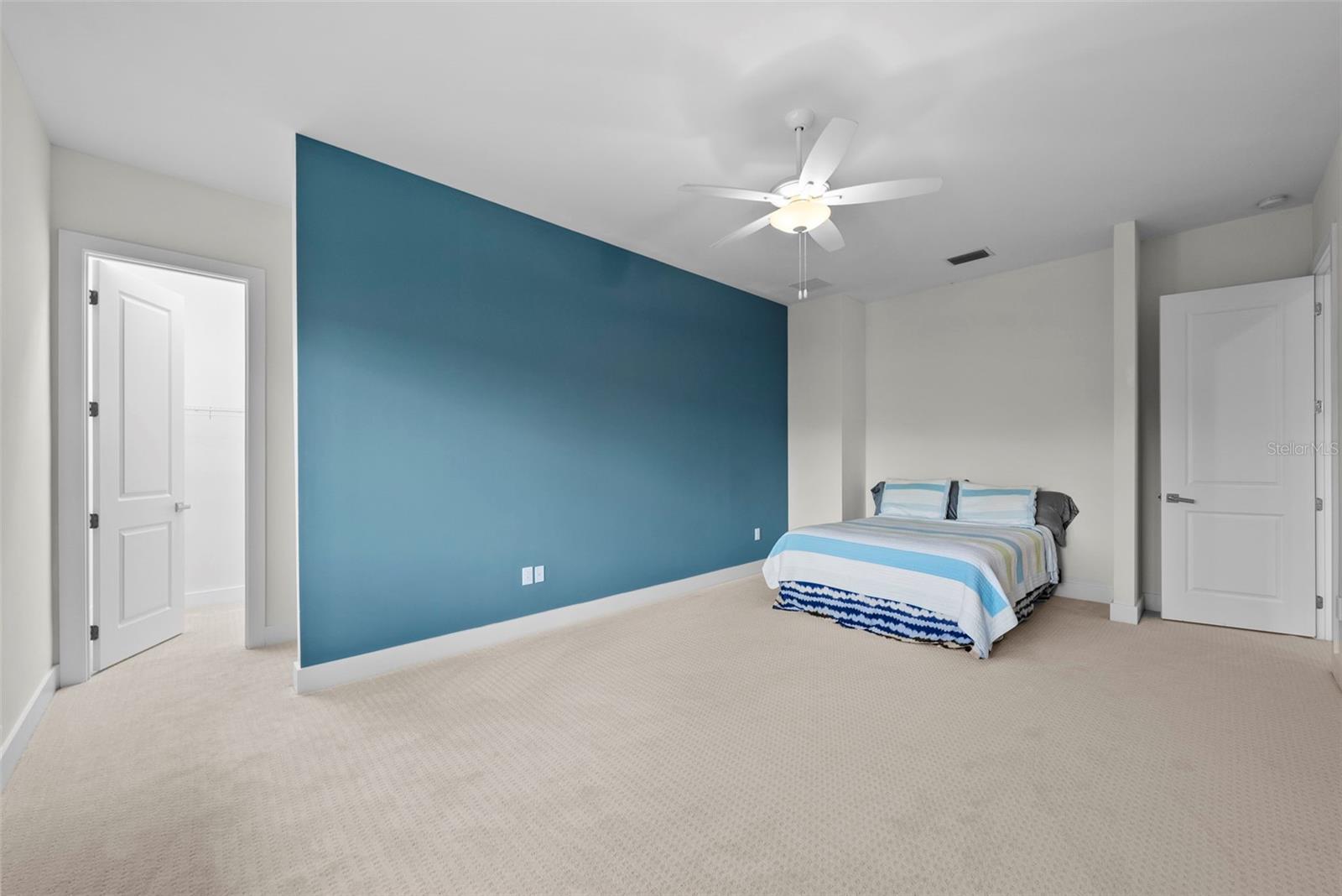 Image 42 of 67 For 3118 El Prado Boulevard
