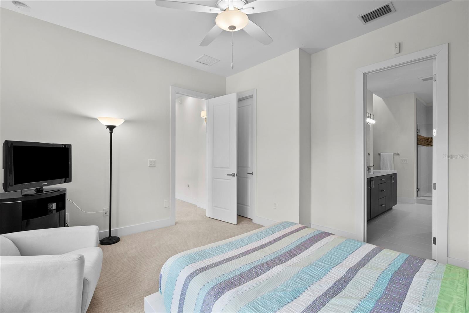 Image 47 of 67 For 3118 El Prado Boulevard