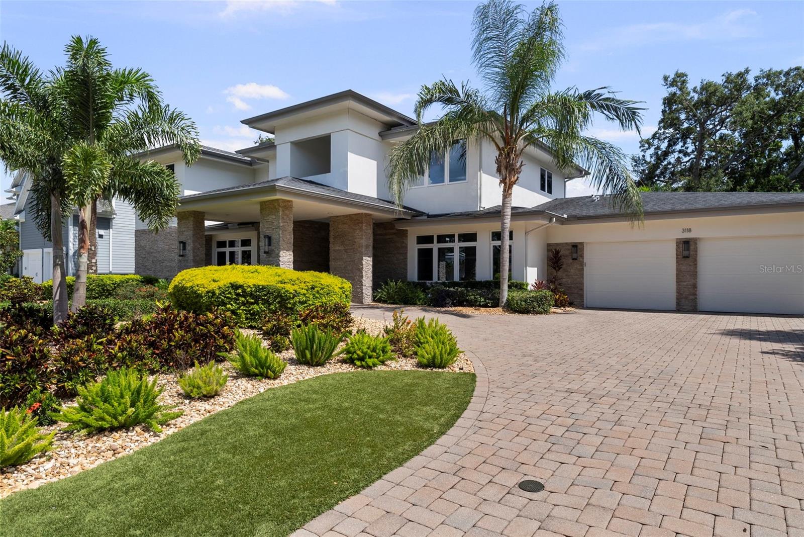 Listing photo id 69 for 3118 El Prado Boulevard