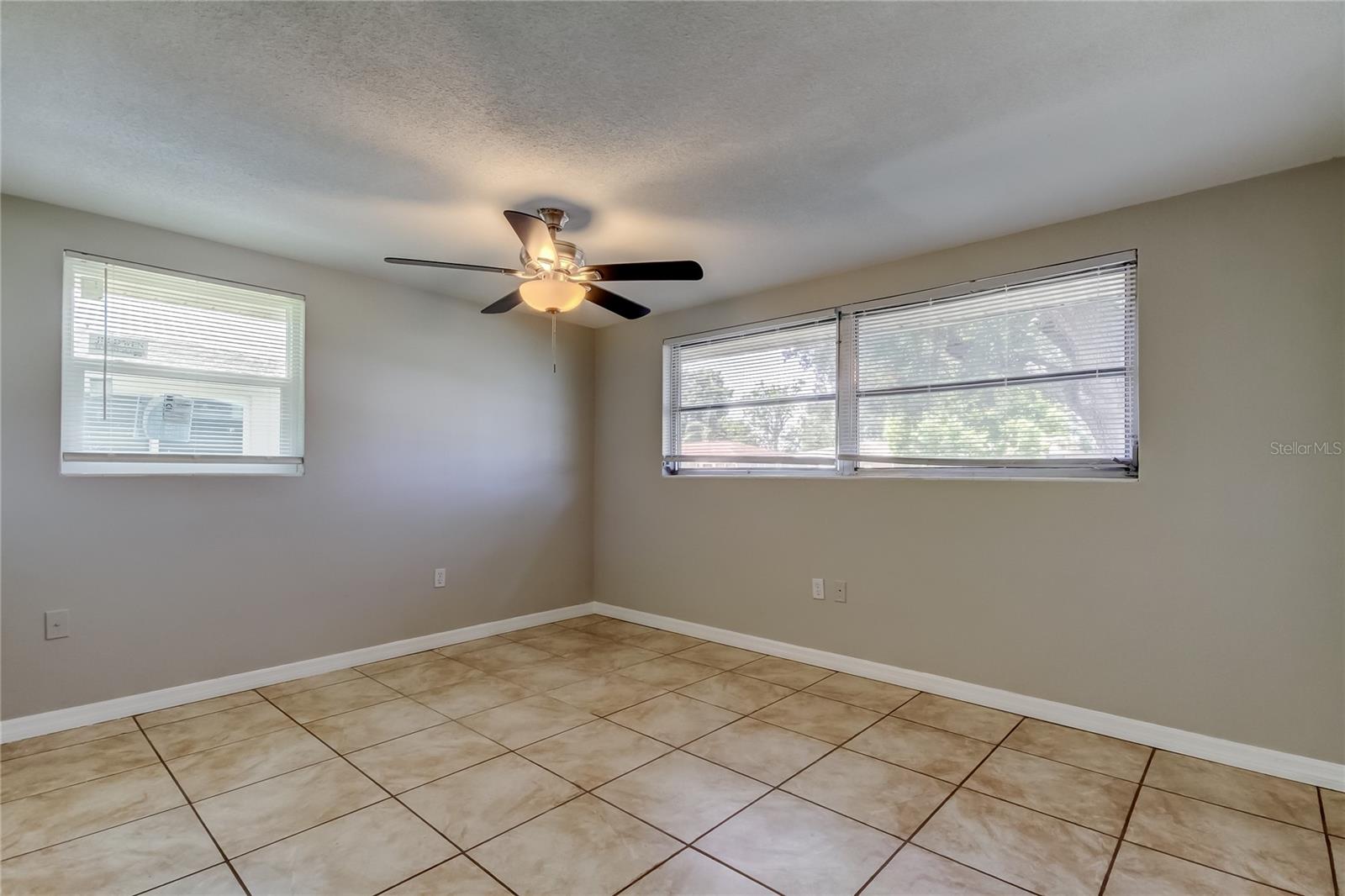 Image 12 of 32 For 10226 Willow Drive