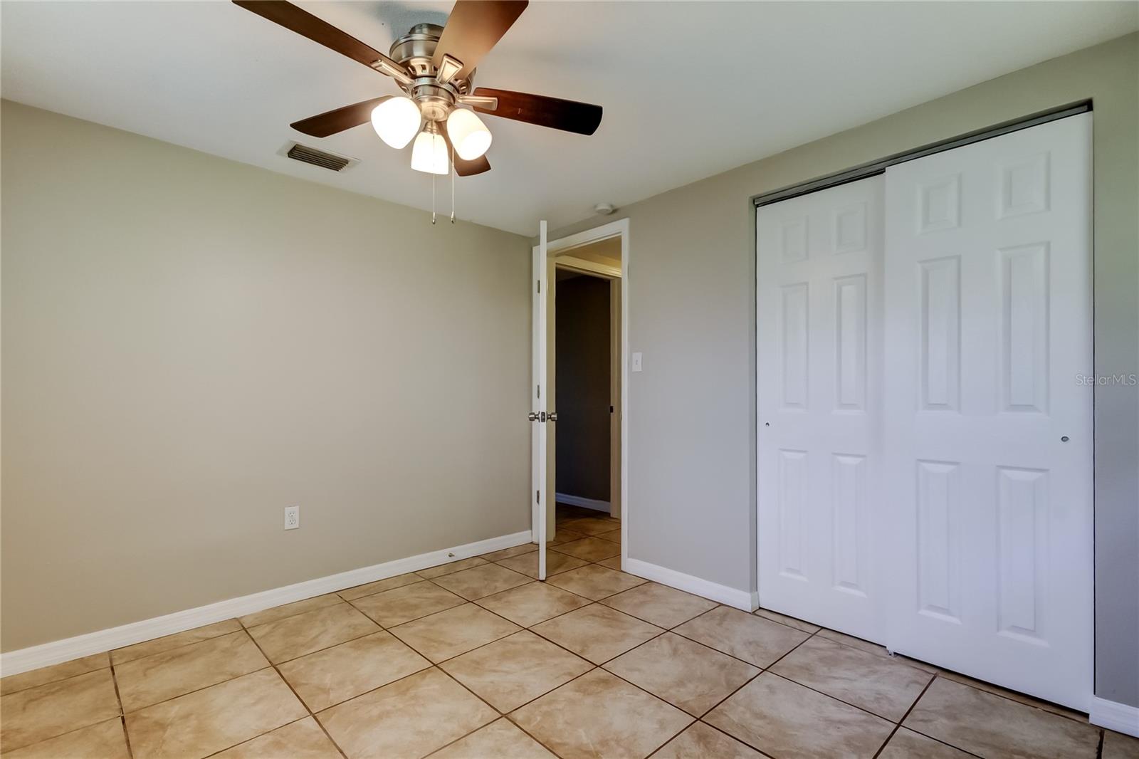 Image 17 of 32 For 10226 Willow Drive