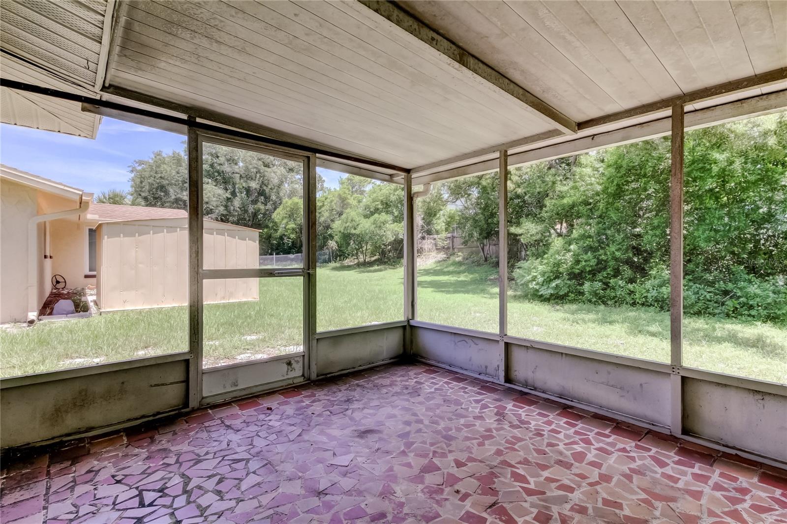 Image 22 of 32 For 10226 Willow Drive