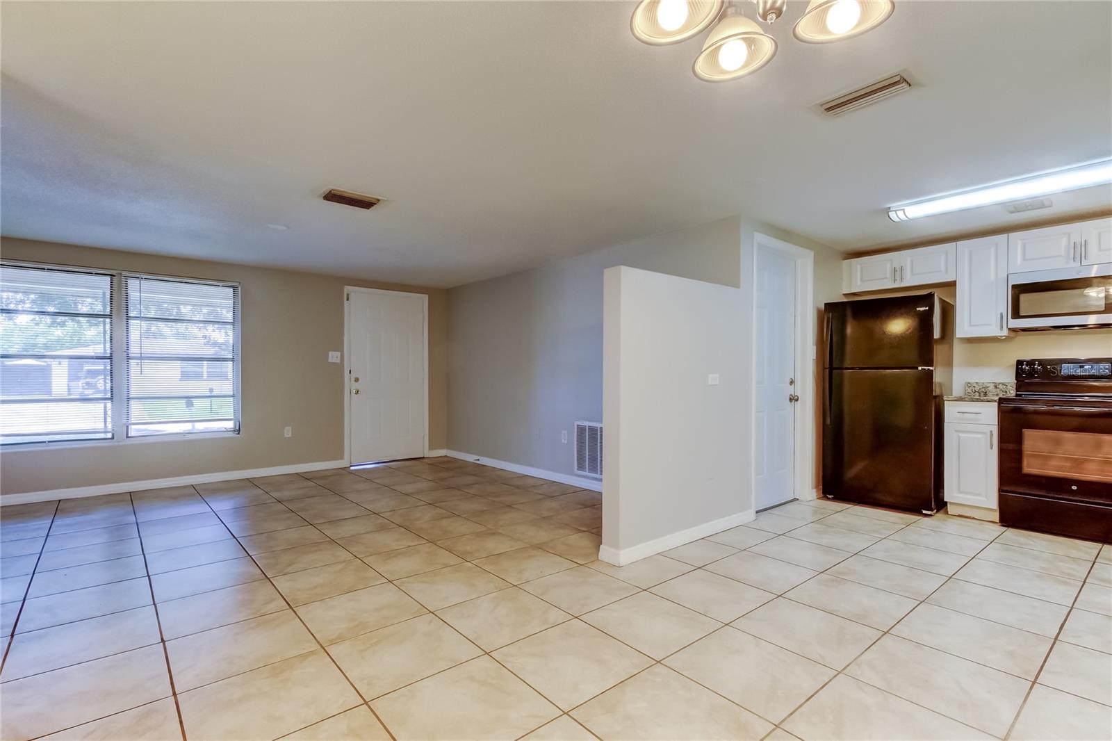 Image 4 of 32 For 10226 Willow Drive