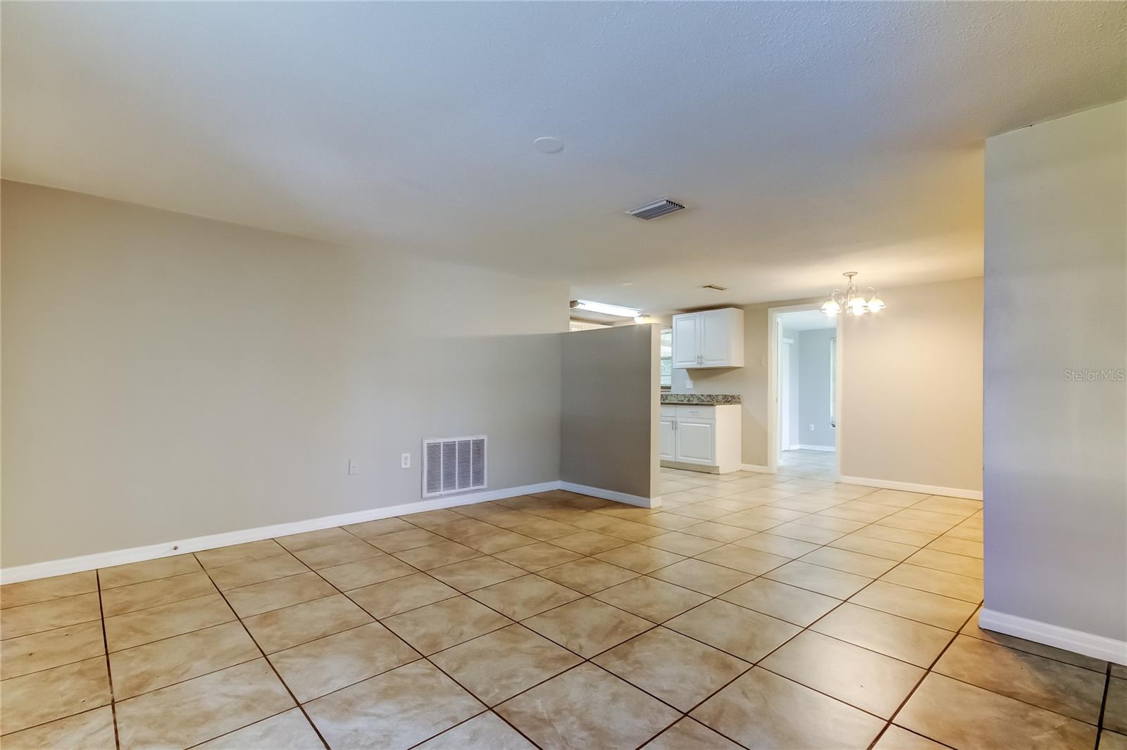 Image 6 of 32 For 10226 Willow Drive