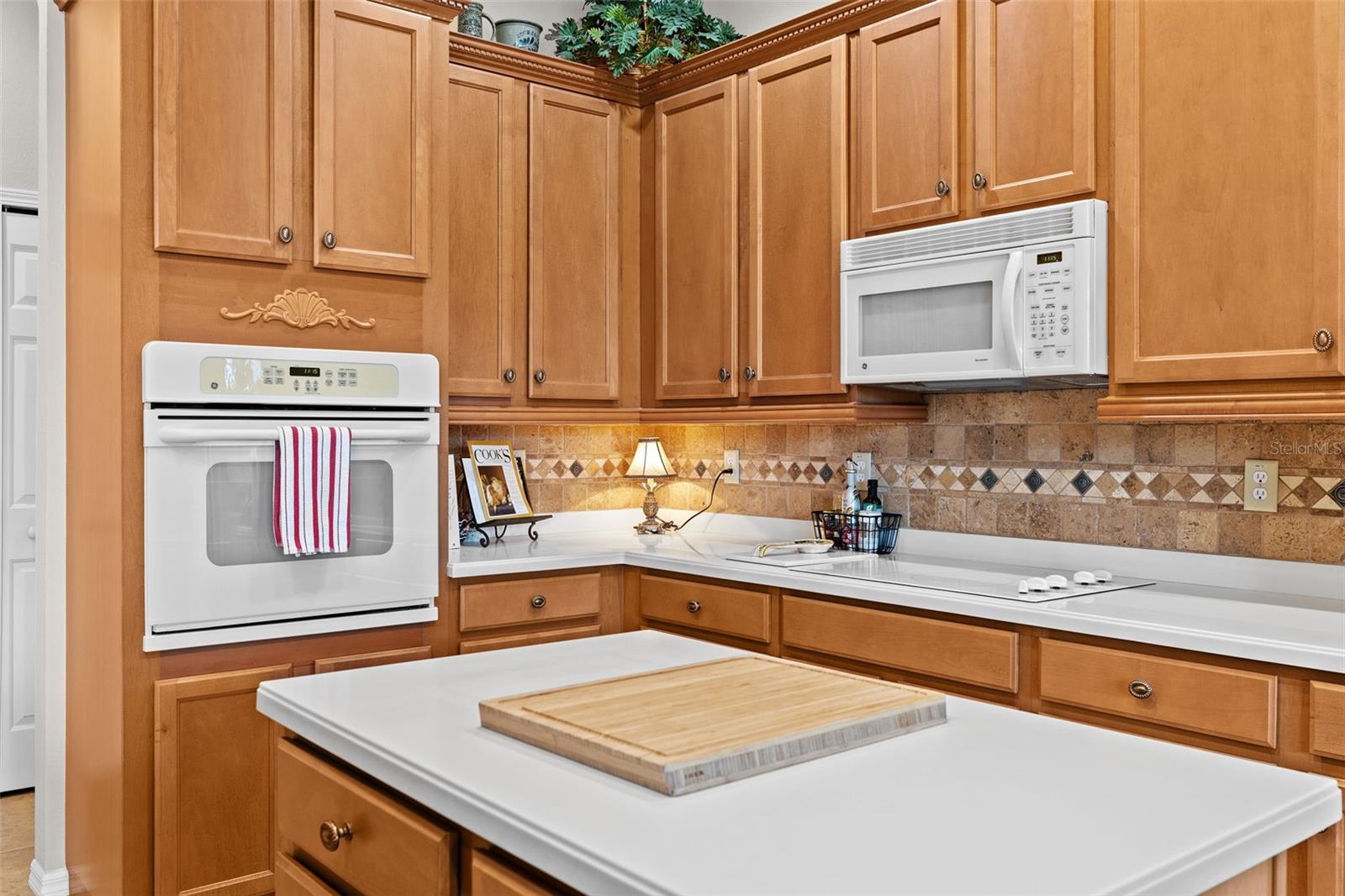 Listing photo id 15 for 3632 Munnings Knoll