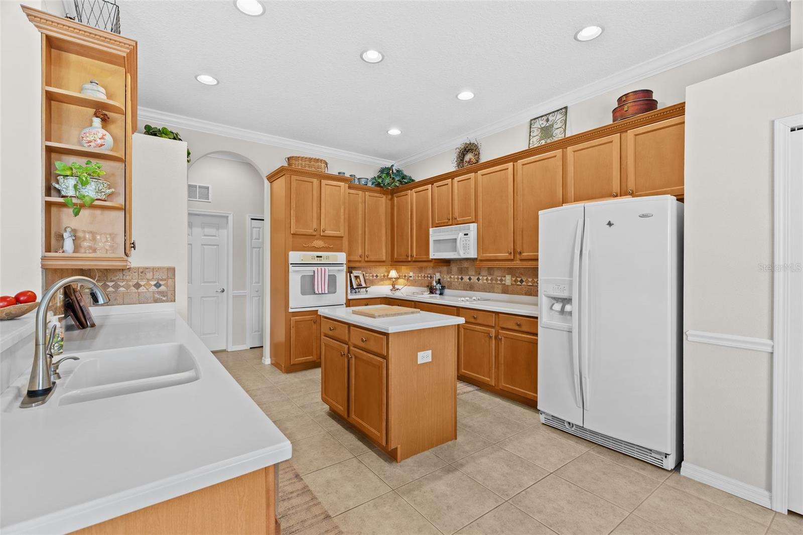 Listing photo id 18 for 3632 Munnings Knoll