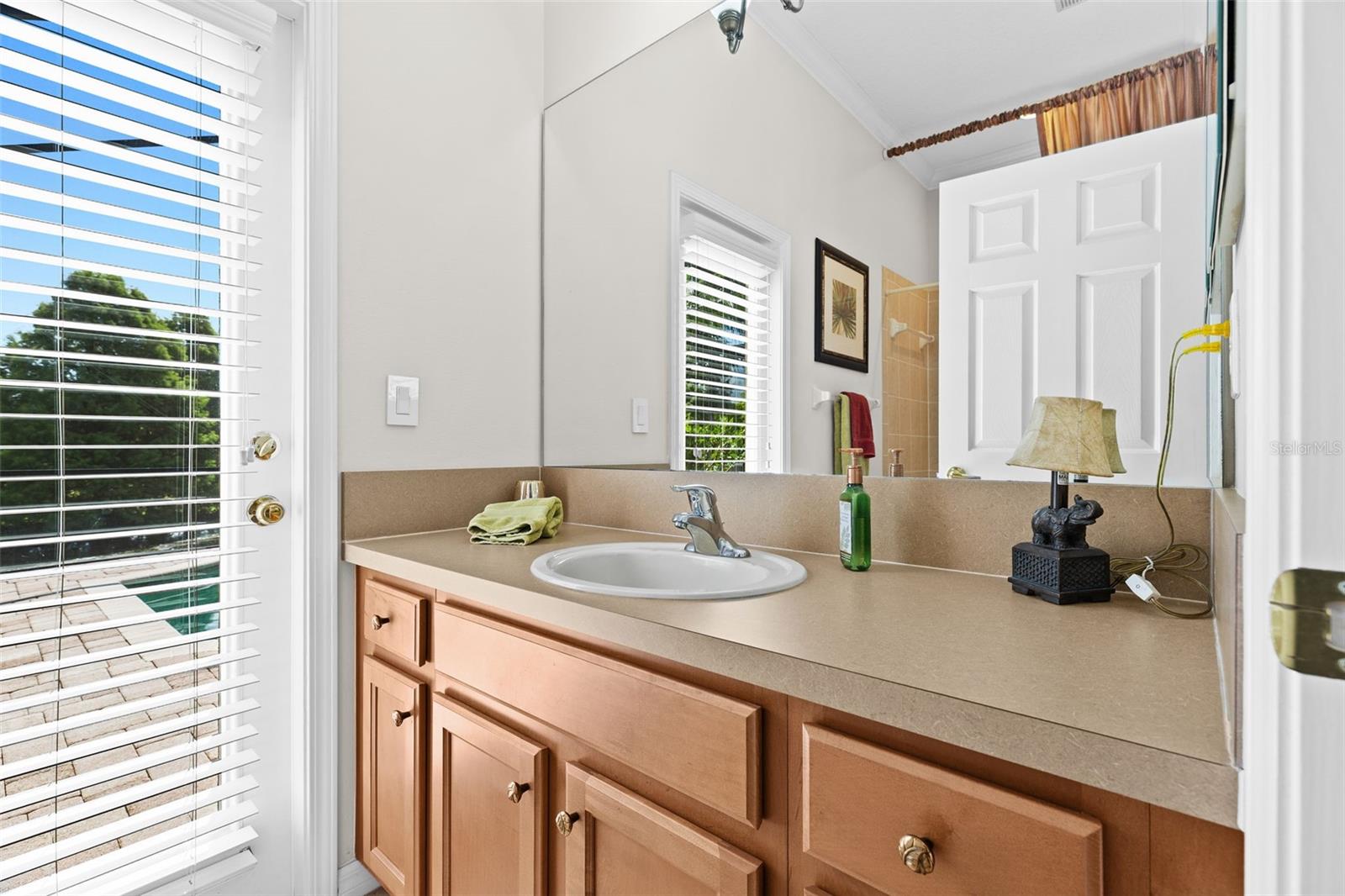 Listing photo id 33 for 3632 Munnings Knoll
