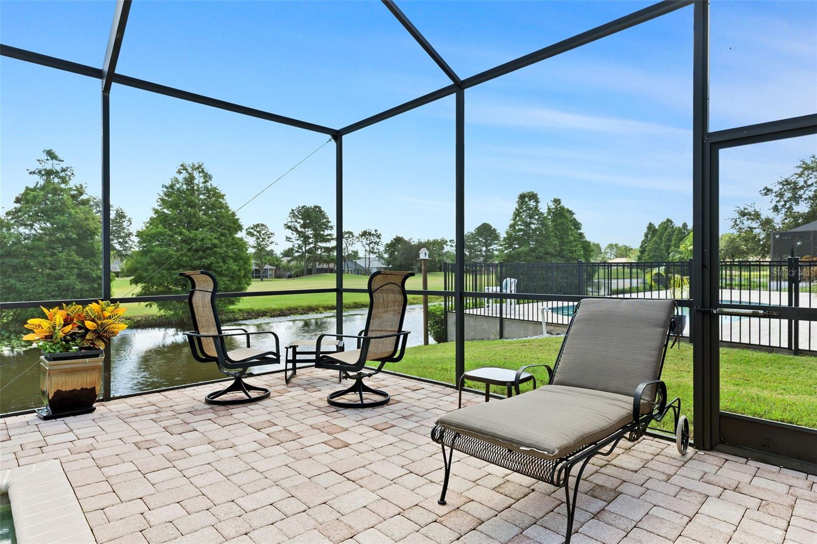 Listing photo id 39 for 3632 Munnings Knoll