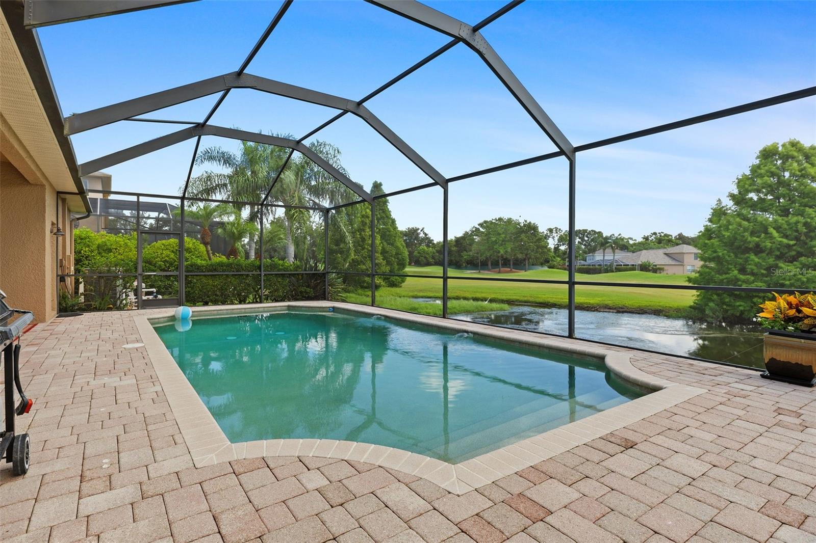 Listing photo id 41 for 3632 Munnings Knoll