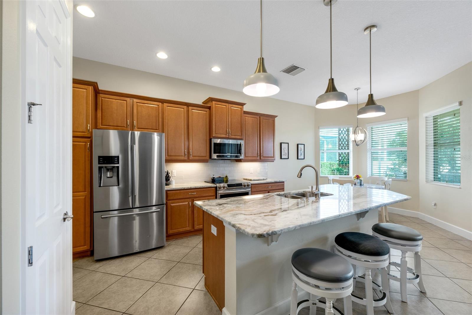 Image 16 of 46 For 1649 Emerald Dunes Drive