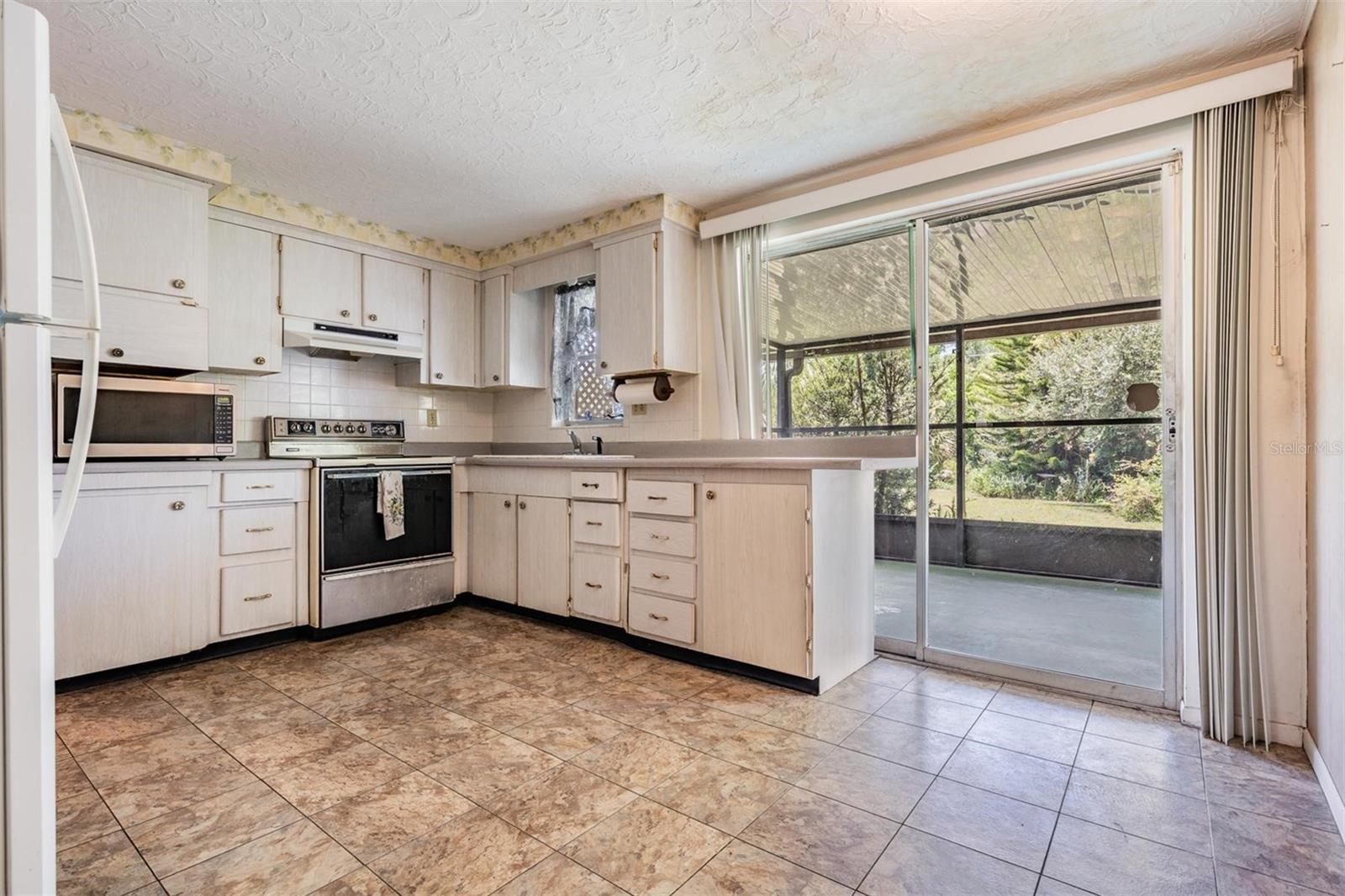 Image 14 of 37 For 7047 Green Street