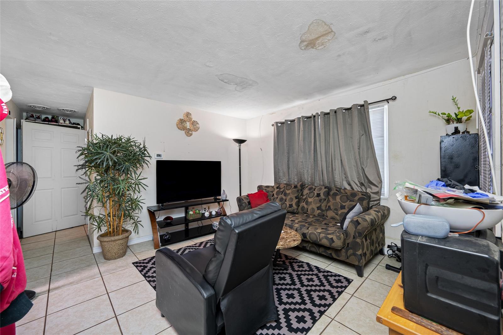 Image 12 of 31 For 1123 Gould Street