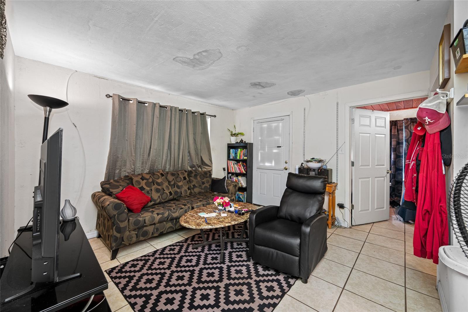 Image 13 of 31 For 1123 Gould Street