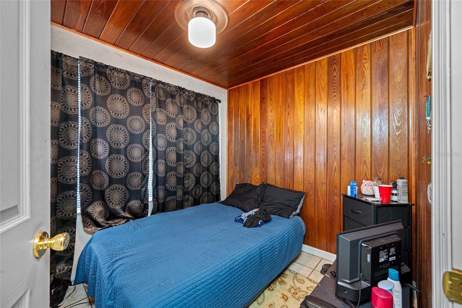 Image 17 of 31 For 1123 Gould Street