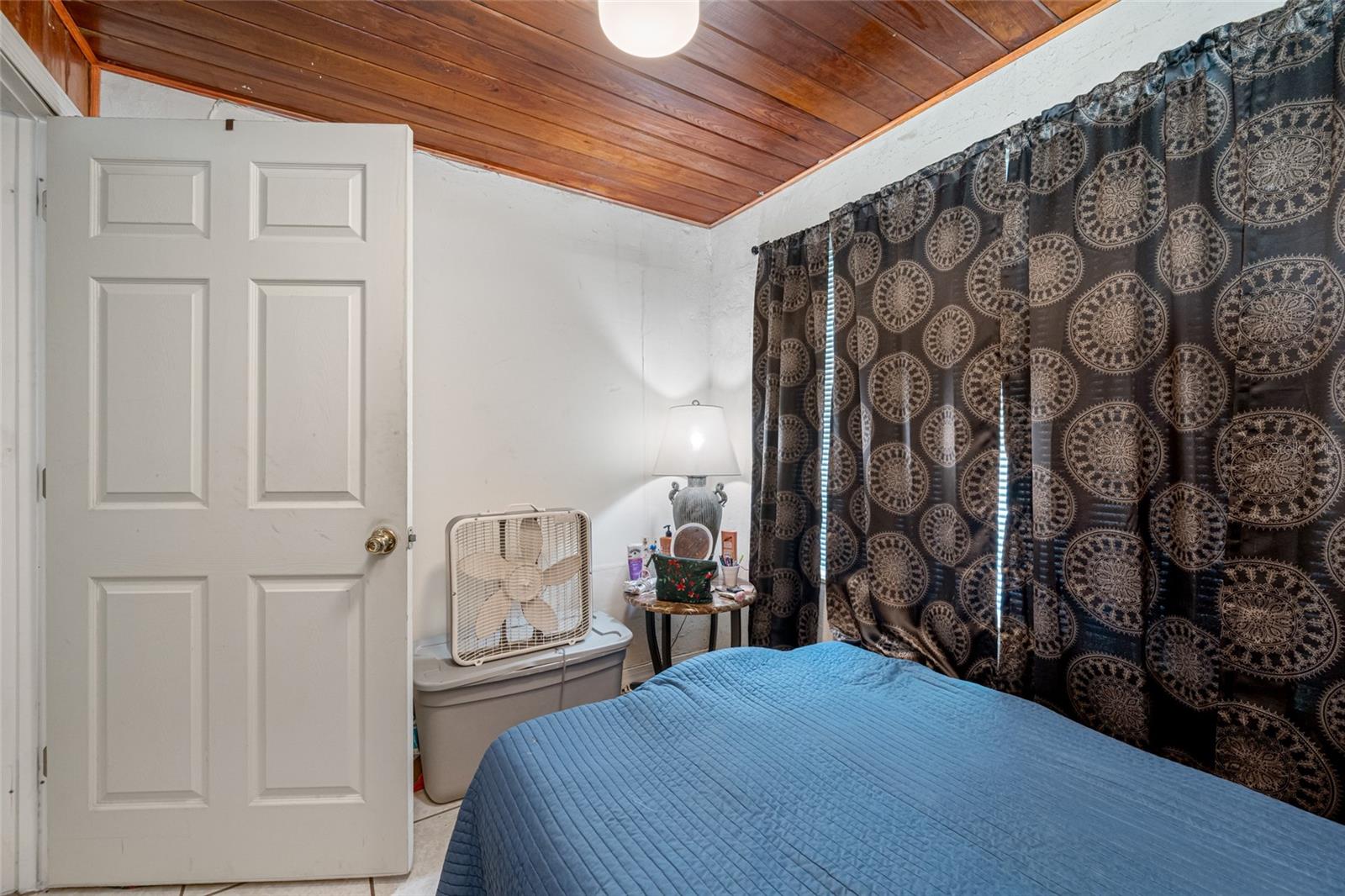 Image 18 of 31 For 1123 Gould Street