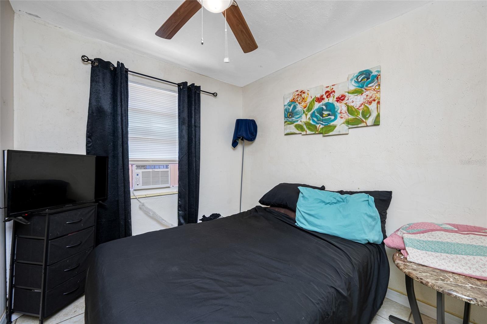 Image 25 of 31 For 1123 Gould Street