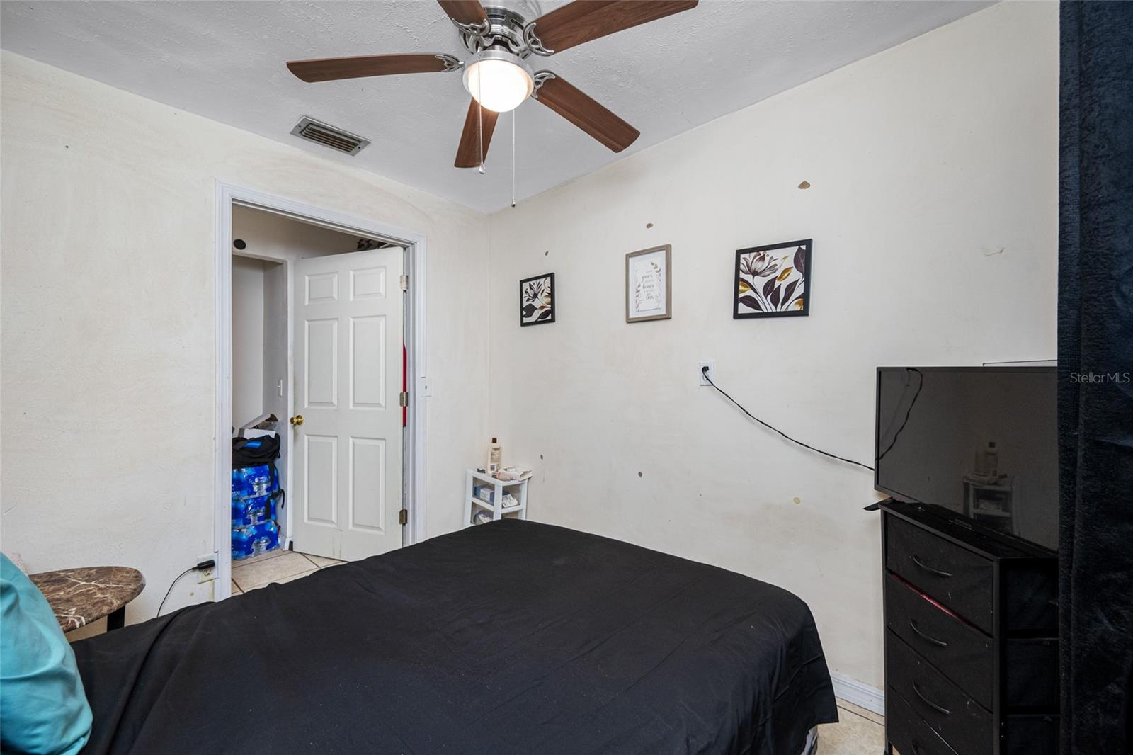 Image 27 of 31 For 1123 Gould Street