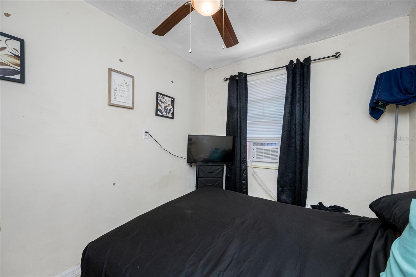 Image 28 of 31 For 1123 Gould Street