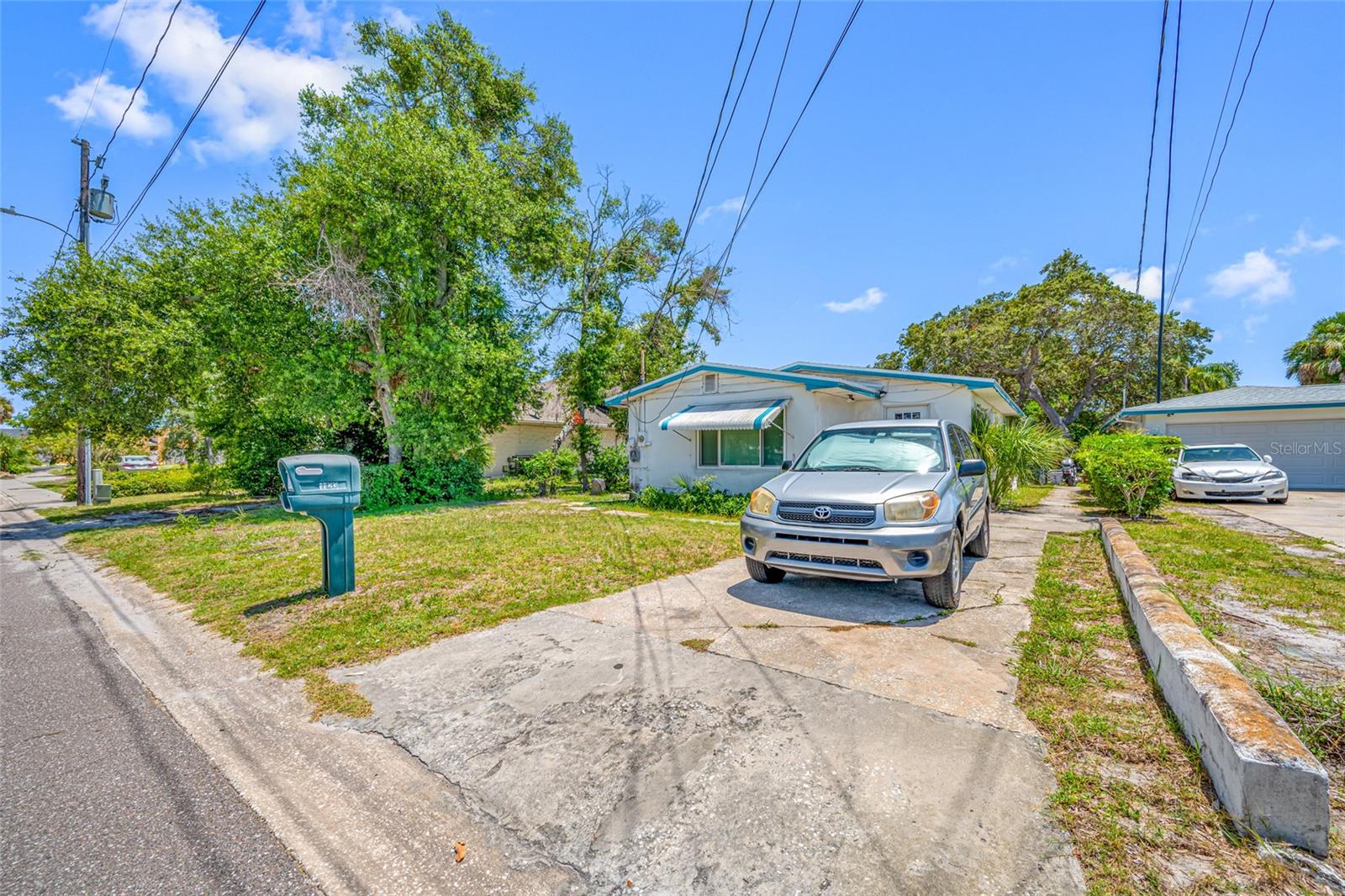 Image 3 of 31 For 1123 Gould Street