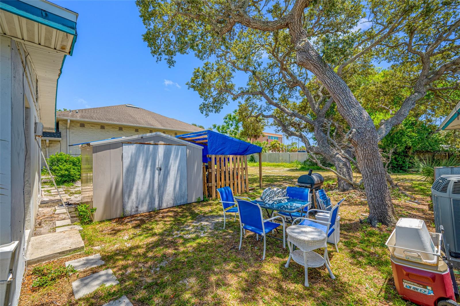 Image 6 of 31 For 1123 Gould Street