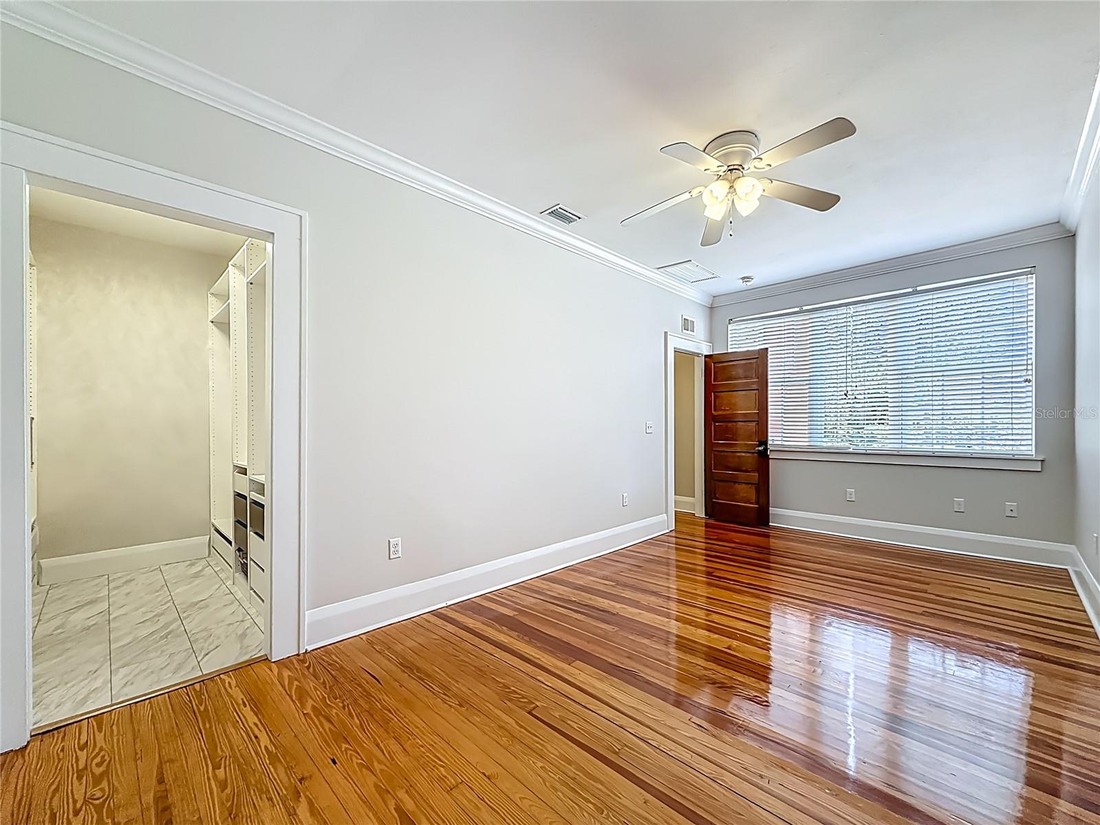Image 16 of 42 For 207 Thomas Street