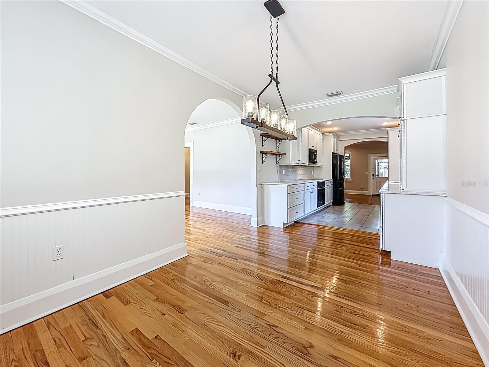 Image 8 of 42 For 207 Thomas Street