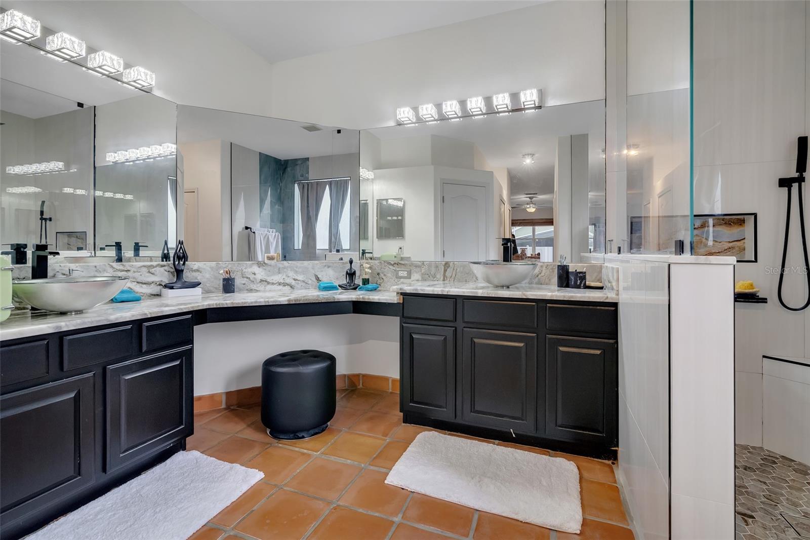 Image 16 of 35 For 10327 Meadow Crossing Drive
