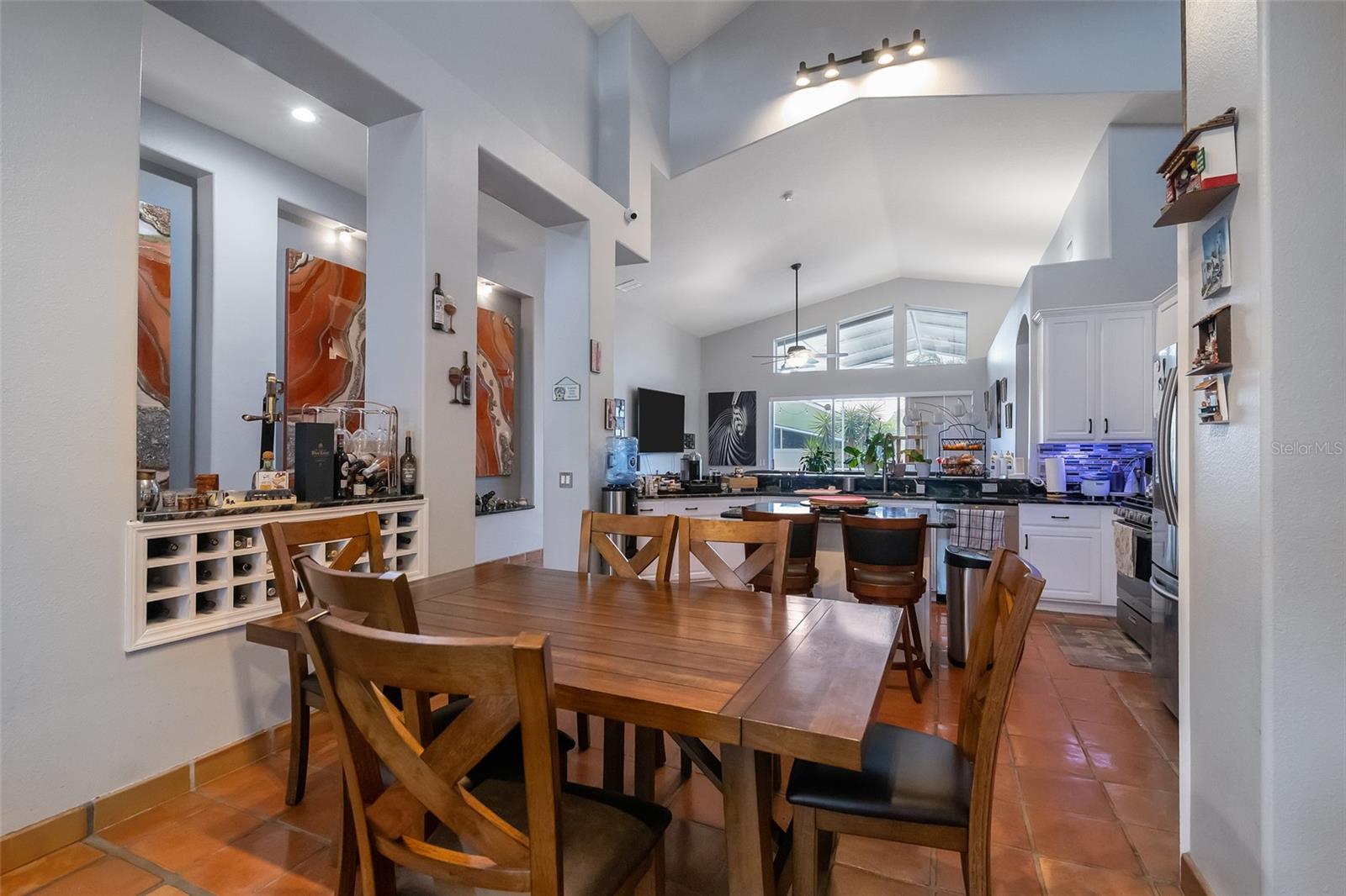 Image 9 of 35 For 10327 Meadow Crossing Drive