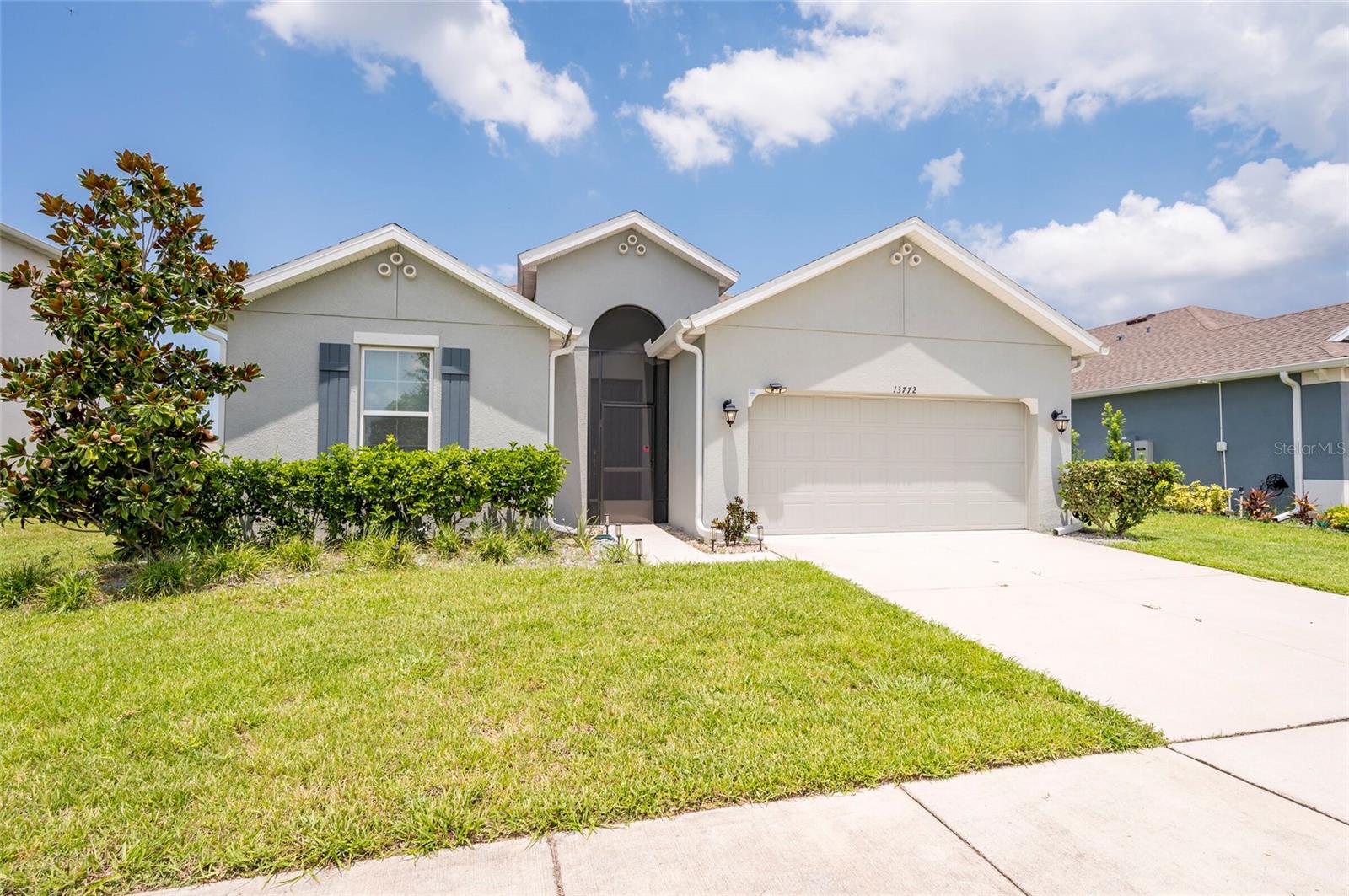 Listing photo id 0 for 13772 Moosehead Circle