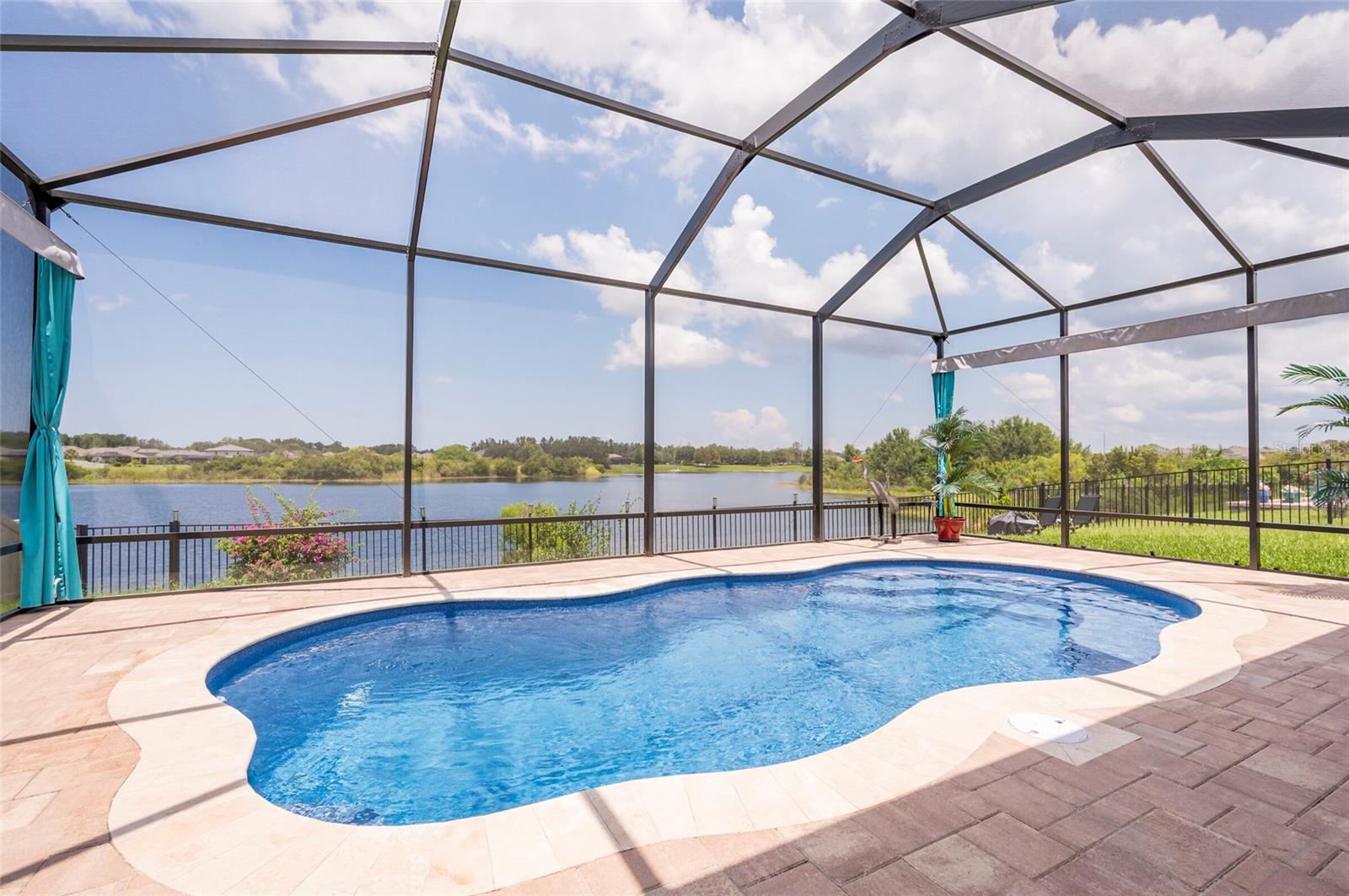 Listing photo id 19 for 13772 Moosehead Circle