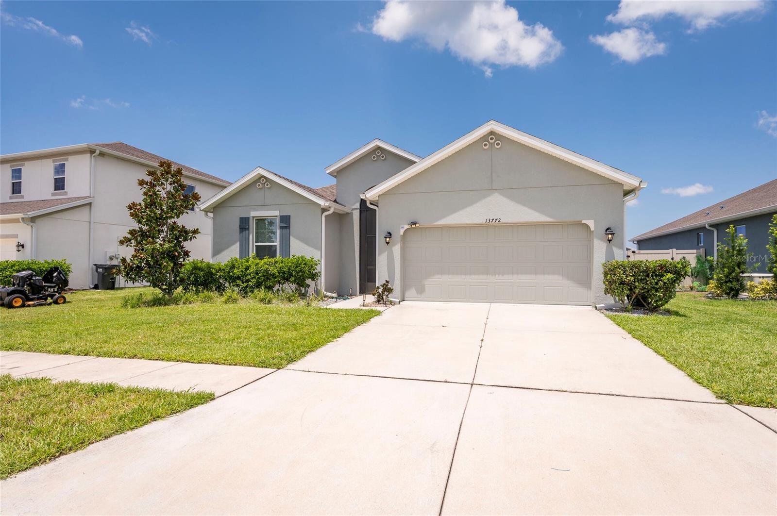 Listing photo id 1 for 13772 Moosehead Circle
