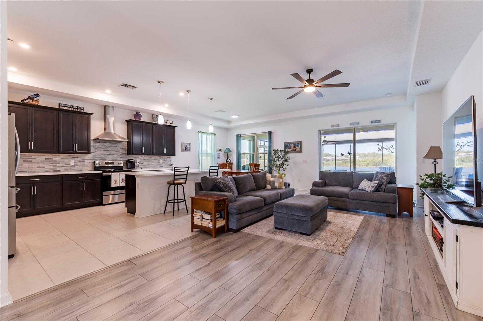 Listing photo id 7 for 13772 Moosehead Circle