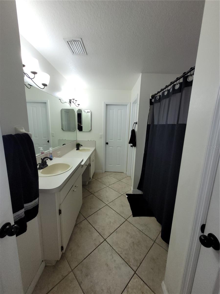 Image 23 of 40 For 4233 Amber Ridge Lane