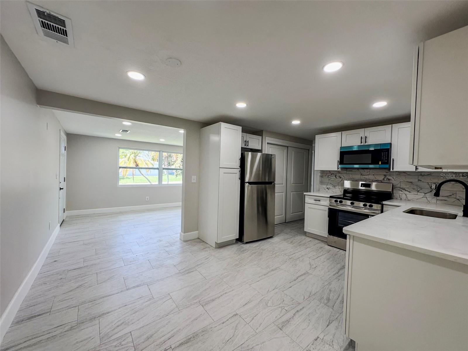 Image 14 of 39 For 4823 Aegean Avenue