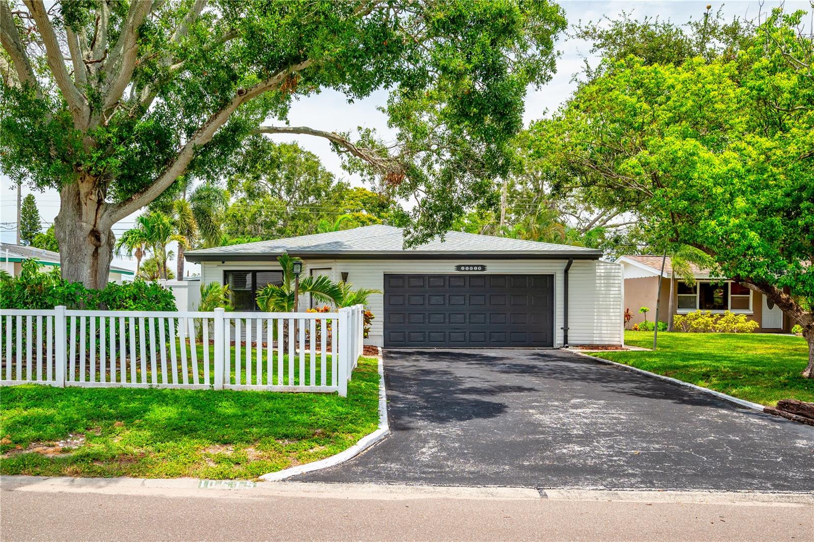 Image 5 of 43 For 10615 Orange Blossom Lane