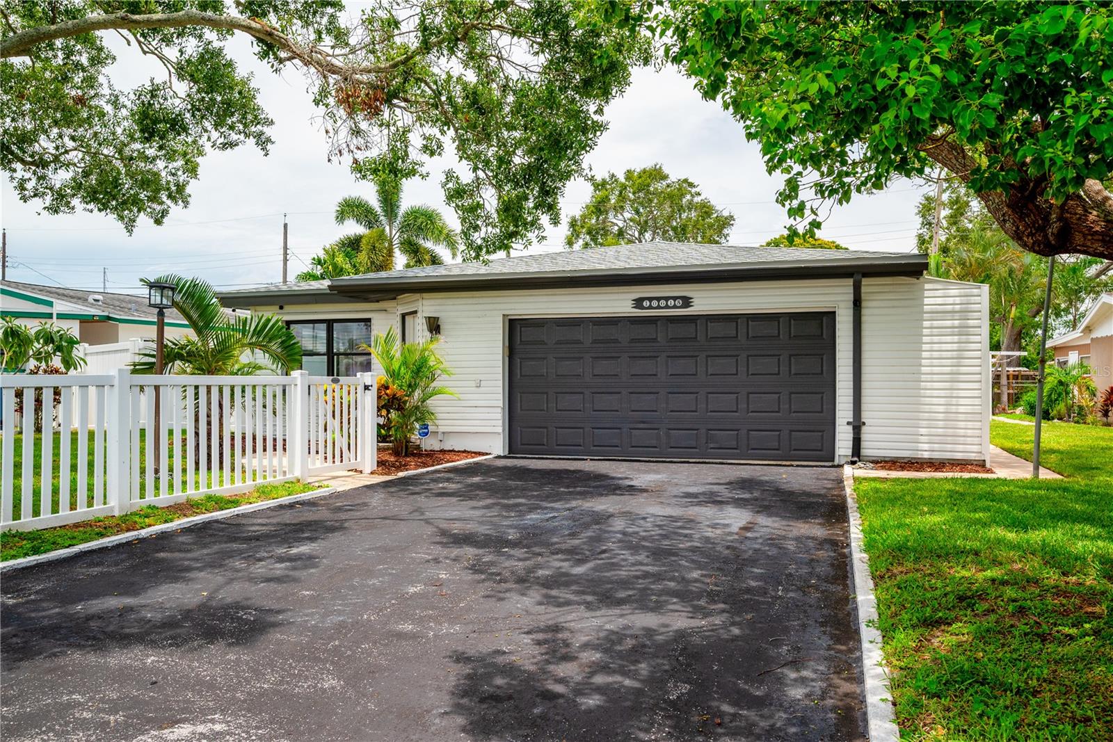 Image 7 of 43 For 10615 Orange Blossom Lane