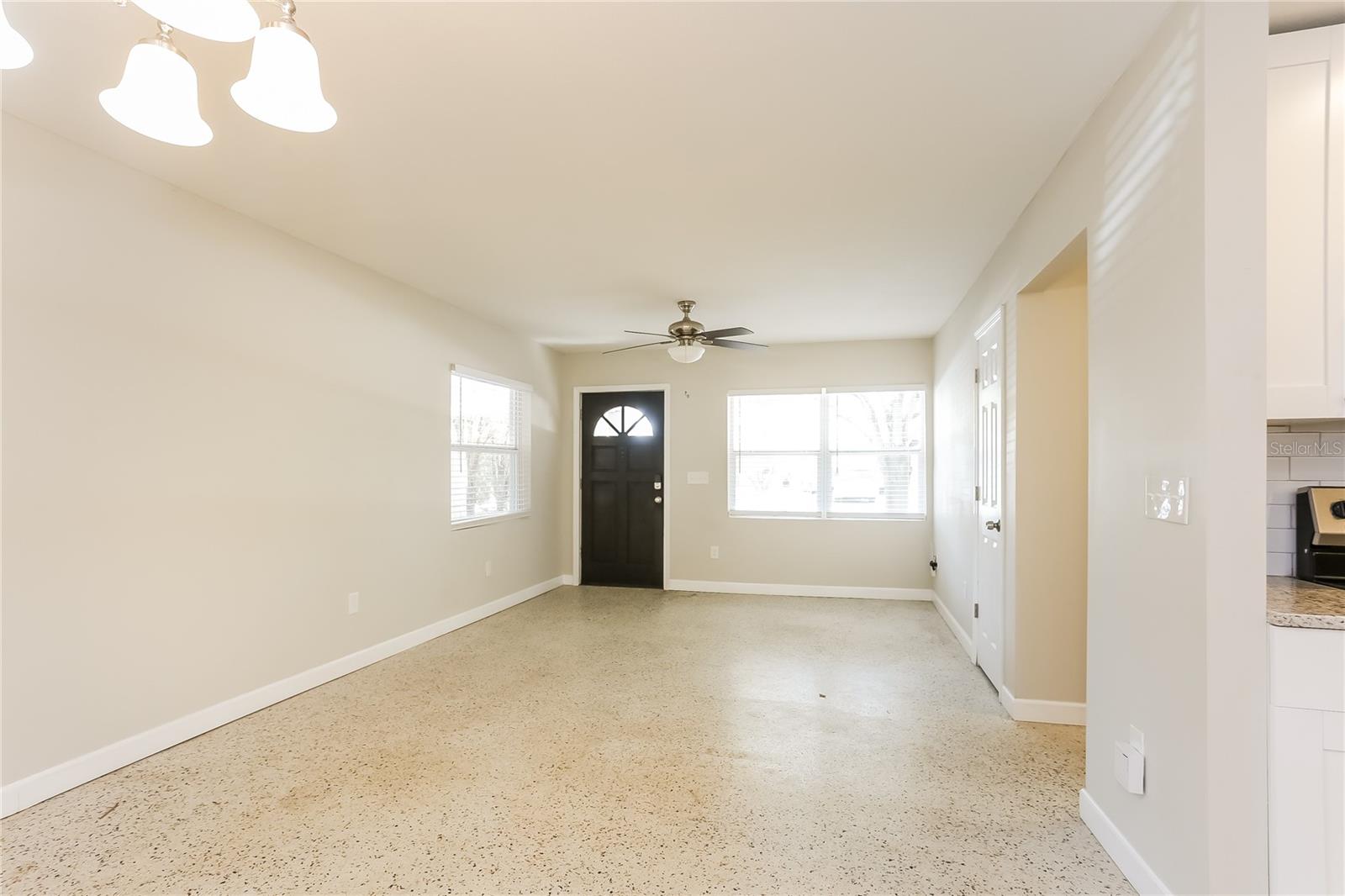 Image 4 of 20 For 4781 Tropical Terrace