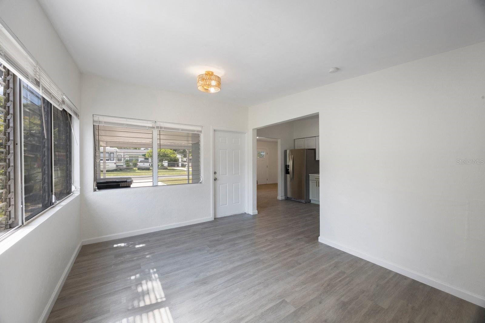 Image 23 of 35 For 5481 #a 47th Ave N