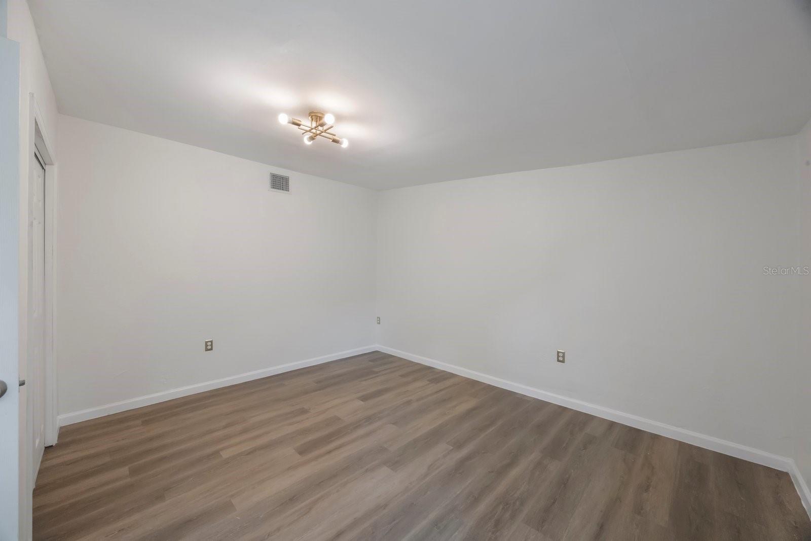Image 24 of 35 For 5481 #a 47th Ave N