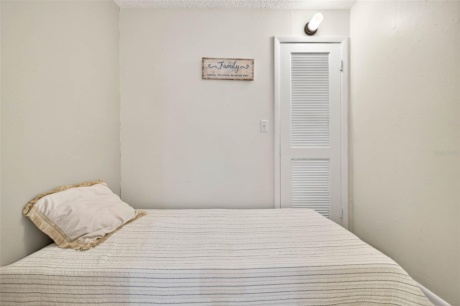Image 18 of 49 For 2614 Cove Cay Drive 405
