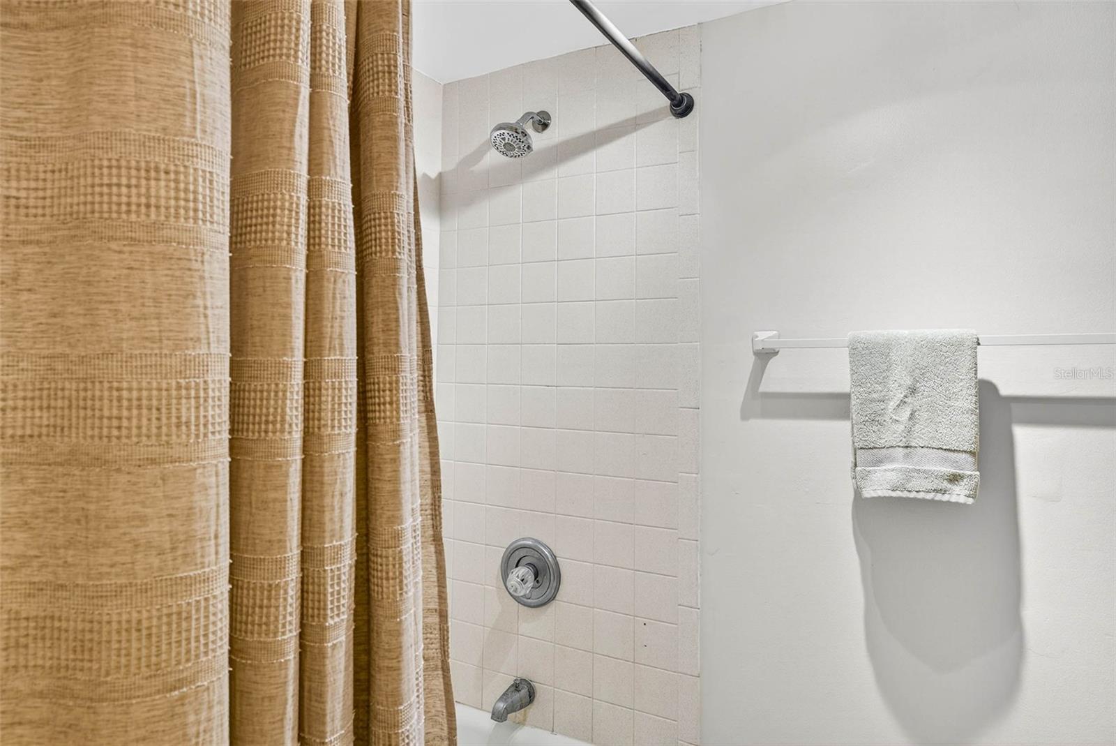 Image 20 of 49 For 2614 Cove Cay Drive 405