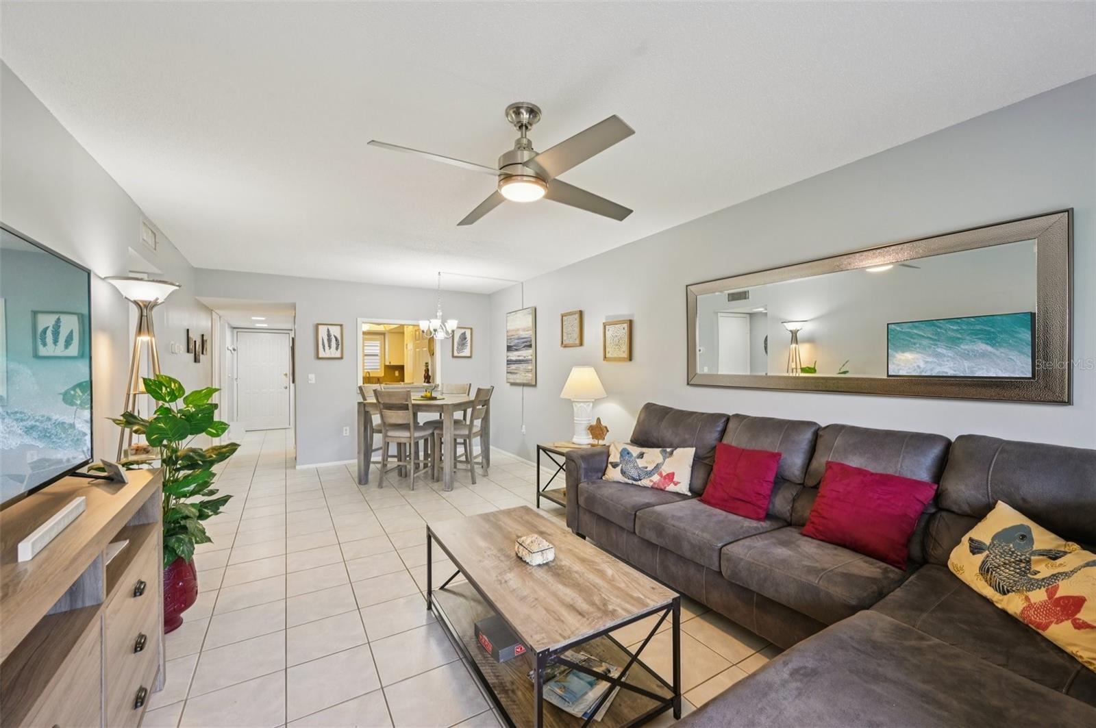 Image 14 of 48 For 1730 Manasota Beach Road 115