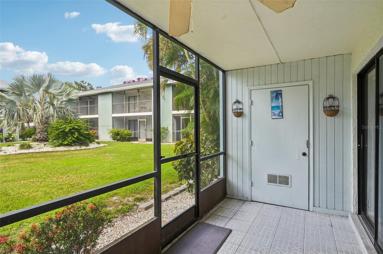 Image 20 of 48 For 1730 Manasota Beach Road 115