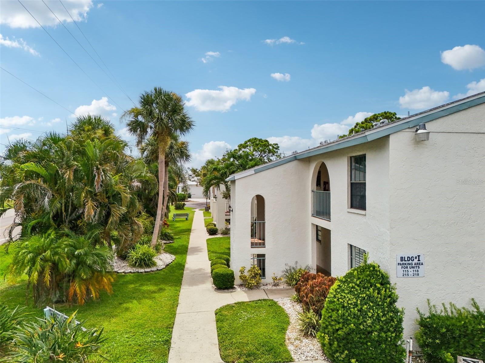 Image 21 of 48 For 1730 Manasota Beach Road 115