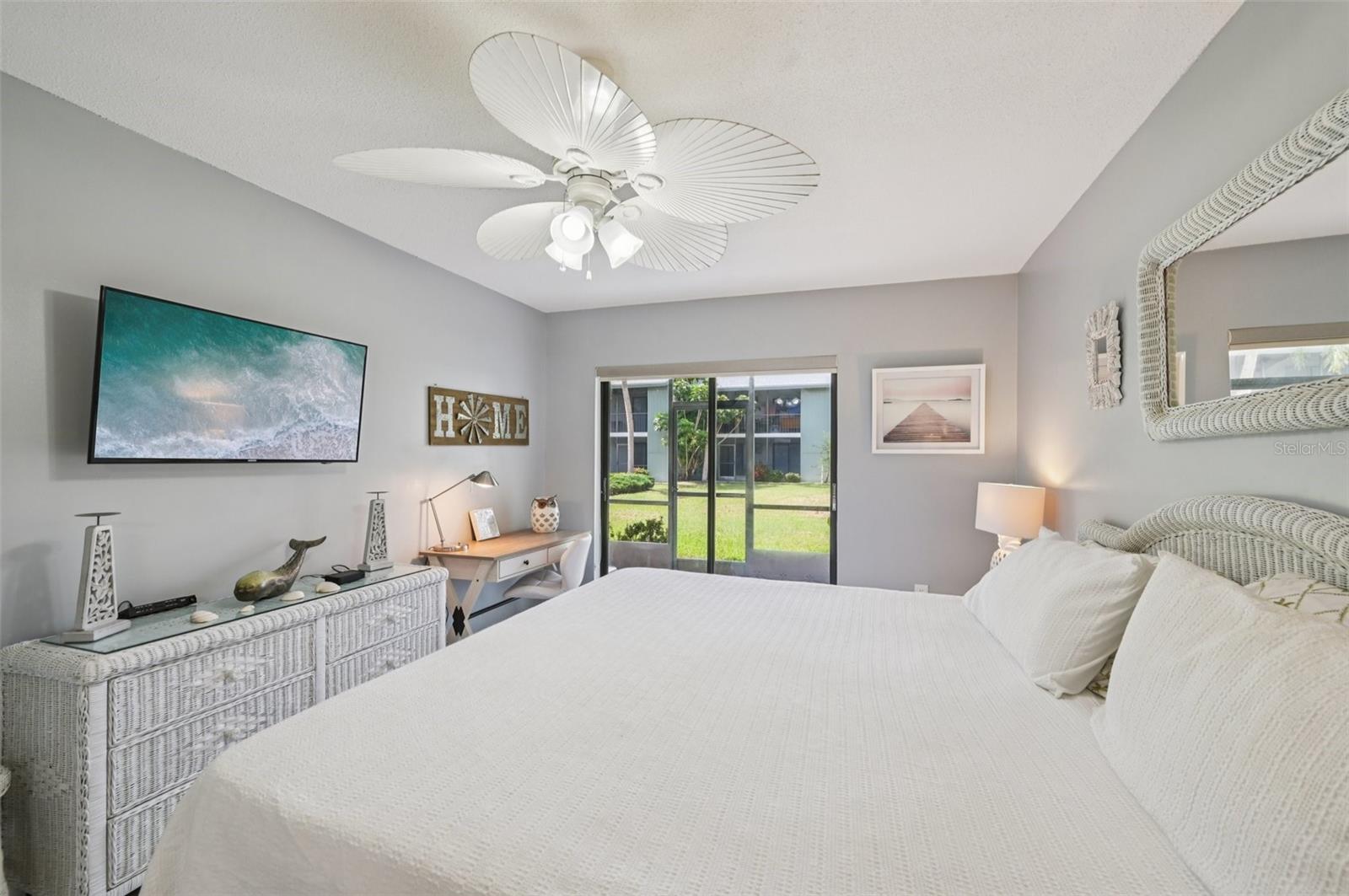 Image 34 of 48 For 1730 Manasota Beach Road 115
