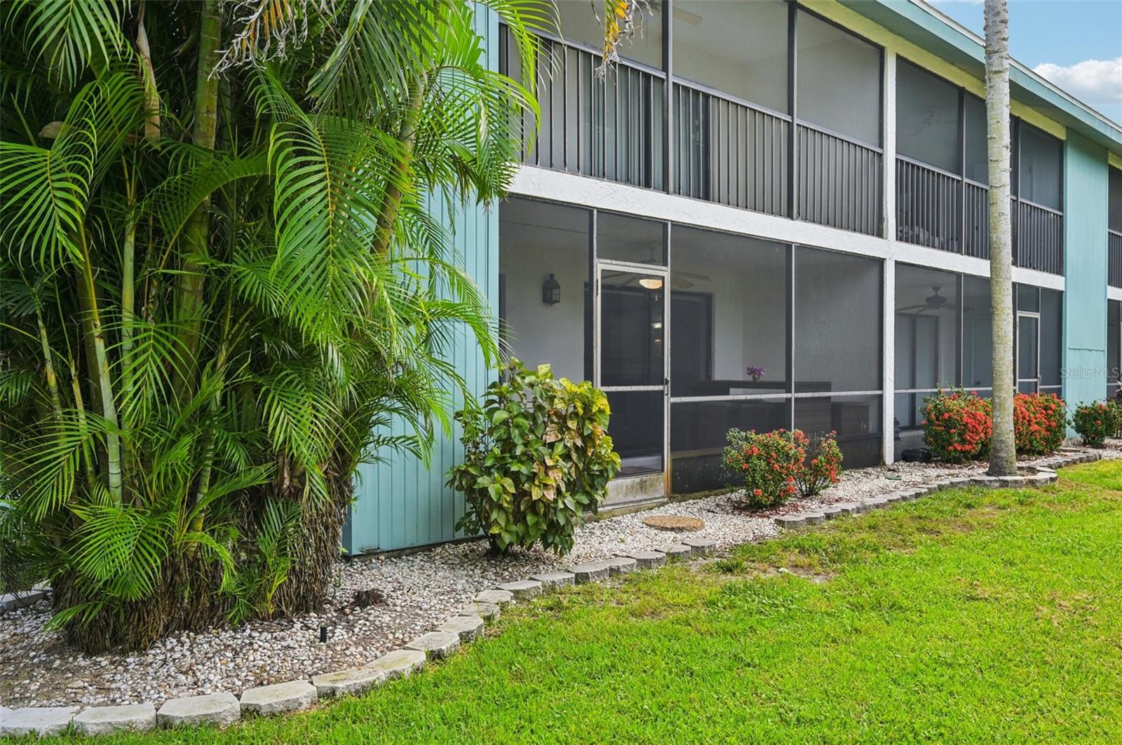 Image 39 of 48 For 1730 Manasota Beach Road 115