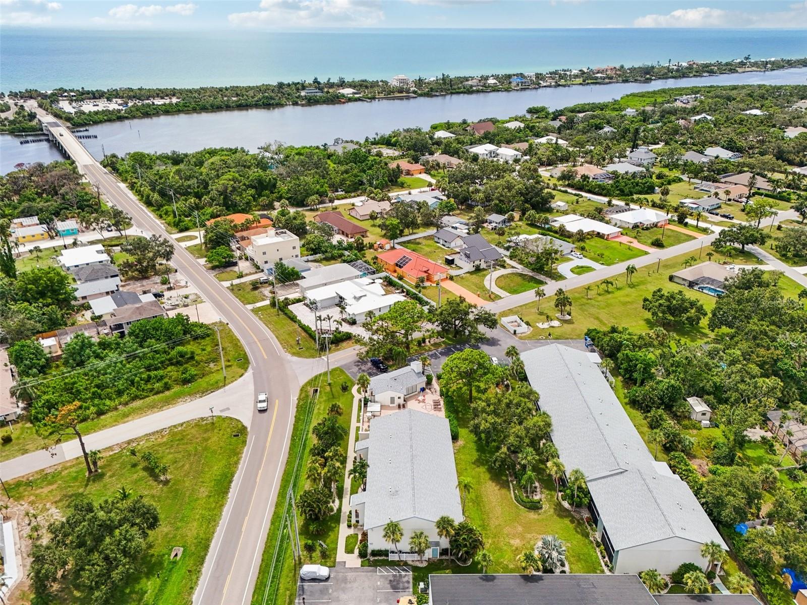 Image 40 of 48 For 1730 Manasota Beach Road 115