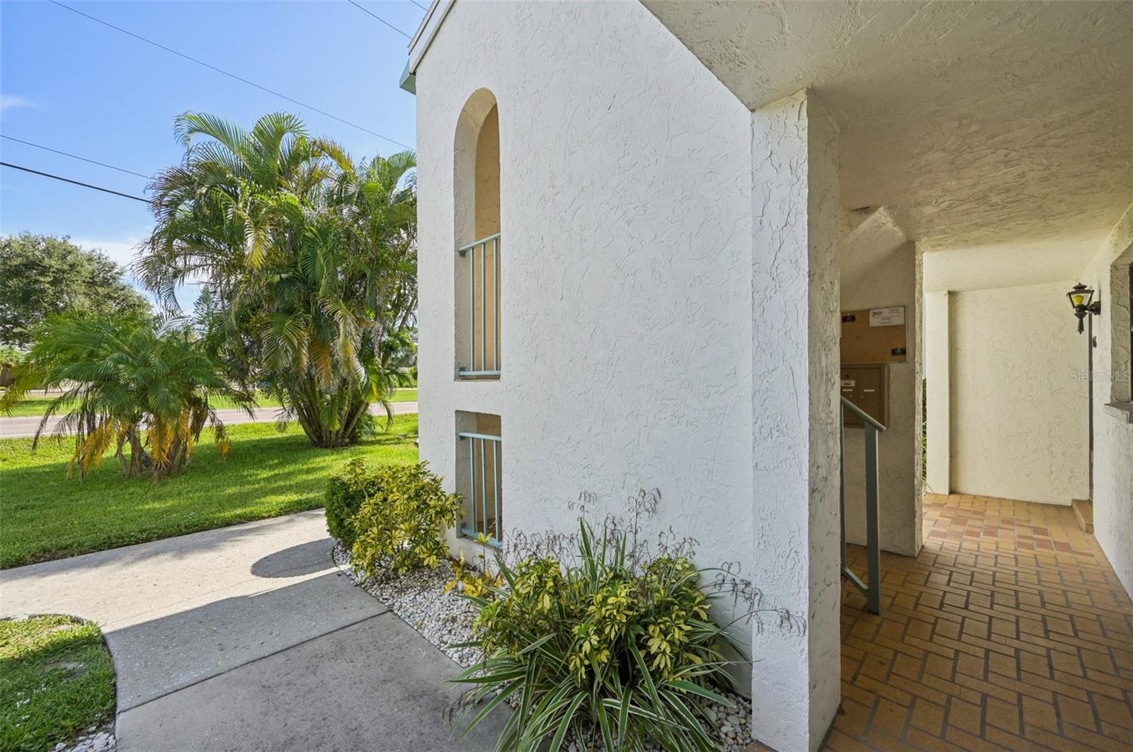 Image 6 of 48 For 1730 Manasota Beach Road 115