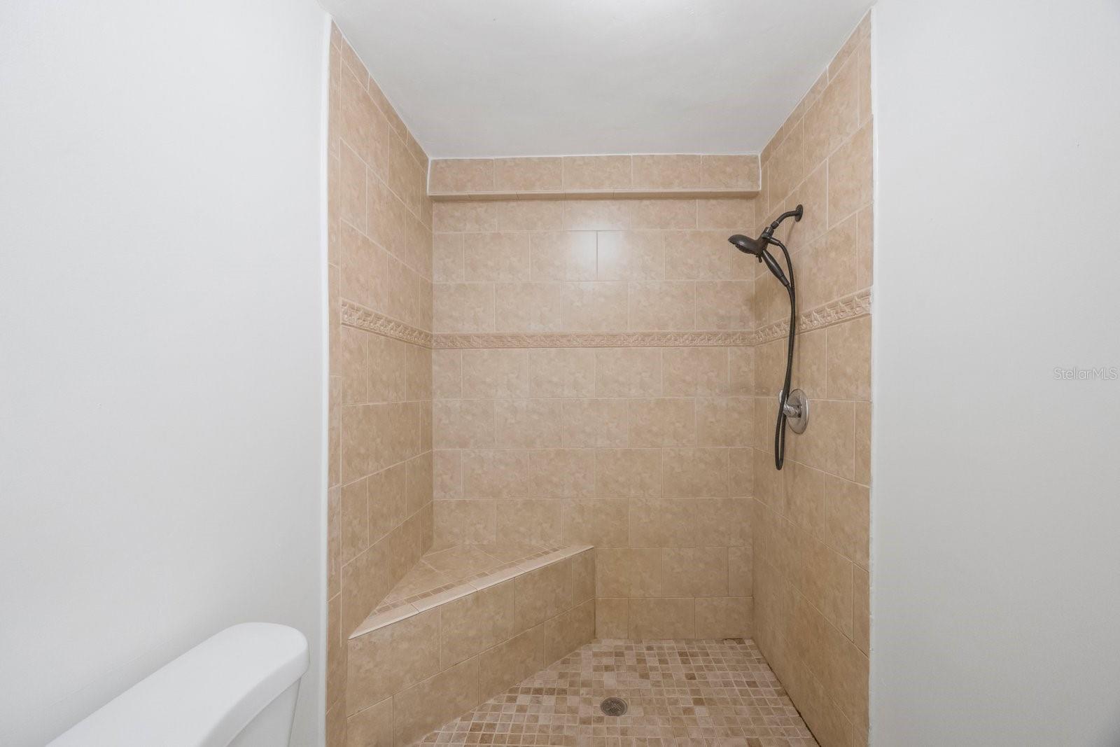Image 14 of 23 For 5481 #b 47th Ave N