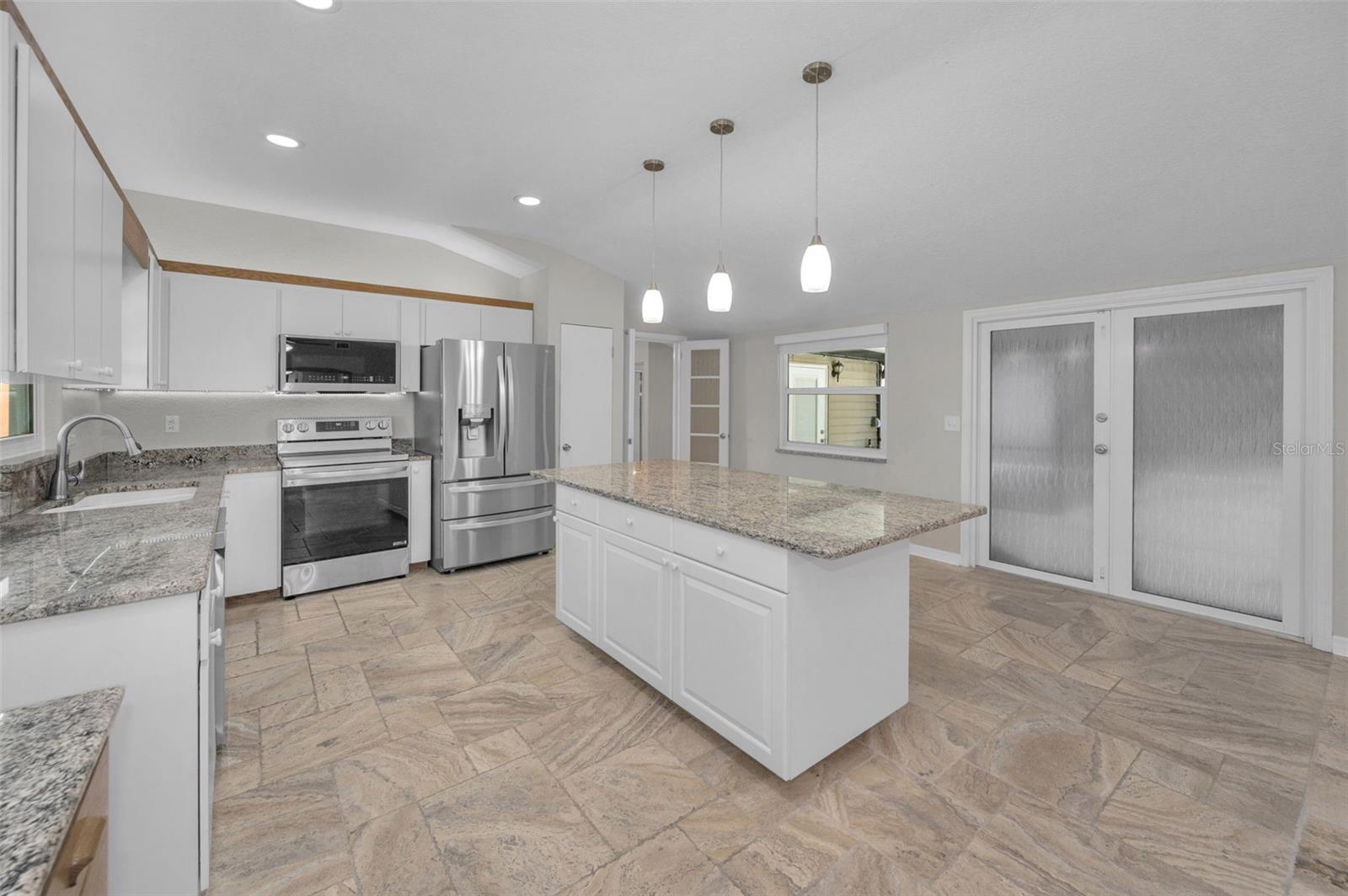Image 10 of 65 For 10832 54th Avenue N